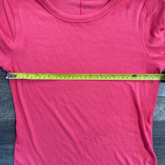Lululemon Hold Tight Ribbed Short Sleeve Tee Pink Approx Size 6 - Picture 3 of 5